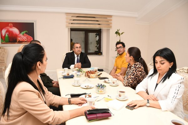 Sumqayıtda  bu müəllimlər təltif olundular - FORO