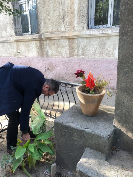 Sumqayıtda baxımsız vəziyyətdə olan şəhid abidələri abadlaşdırılır -FOTOLAR