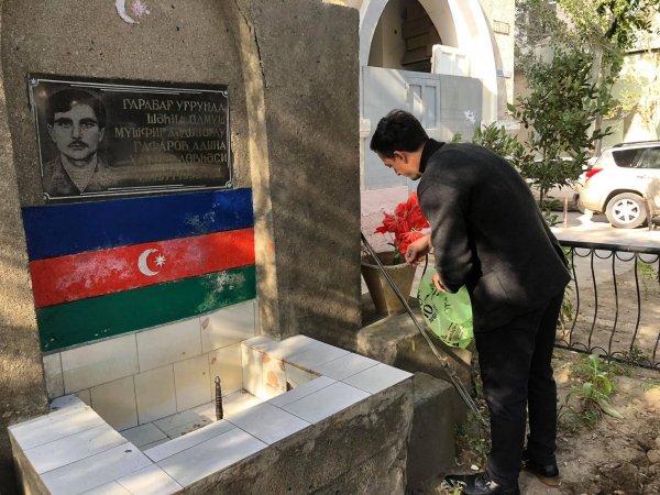 Sumqayıtda baxımsız vəziyyətdə olan şəhid abidələri abadlaşdırılır -FOTOLAR Sumqayıtda baxımsız vəziyyətdə olan şəhid abidələri abadlaşdırılır -FOTOLAR