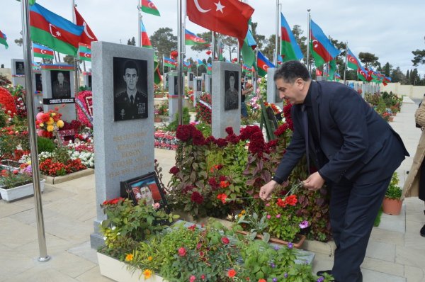 Xalq, Millət Şəhidləri ilə ucalar!