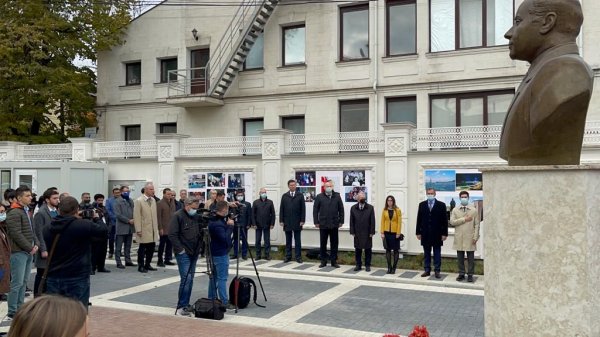 Moldovada 18 Oktyabr - Müstəqilliyin Bərpası Günü qeyd olunub - FOTOLAR Moldovada 18 Oktyabr - Müstəqilliyin Bərpası Günü qeyd olunub - FOTOLAR