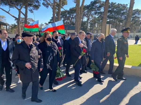 Hicran Hüseynova şəhid Milli Qəhrəman Şükür Həmidovun anım mərasimində iştirak edib - FOTO