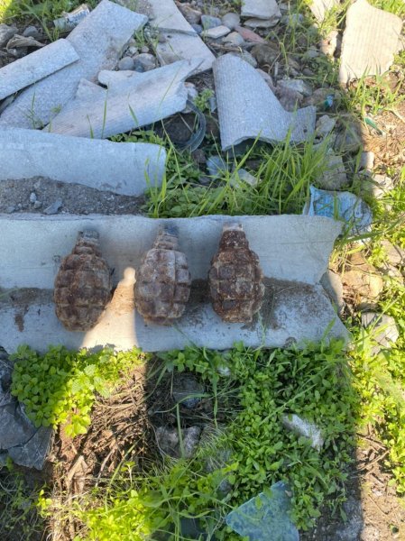 Sumqayıtda qazıntı zamanı F-1 əl qumbaraları aşkarlanıb - FOTO
