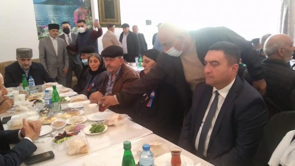 Deputat Müşfiq Məmmədli Sumqayıtda şəhidlərin il mərasimlərində iştirak edib - FOTOLAR Deputat Müşfiq Məmmədli Sumqayıtda şəhidlərin il mərasimlərində iştirak edib - FOTOLAR