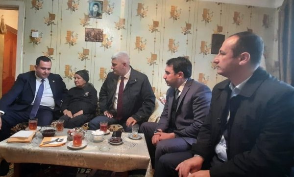 Sumqayıtda Əlaqələndirmə Mərkəzinin üzvləri şəhid anasını ziyarət etdi - FOTO