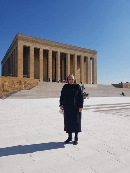 Polad Həşimovun anası Rəsulzadənin məzarını ziyarət etdi - FOTO