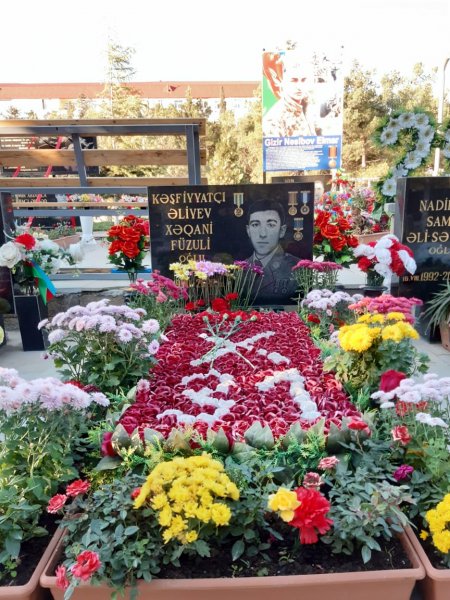 Hicran Hüseynova şəhidin xatirəsini andı -FOTO