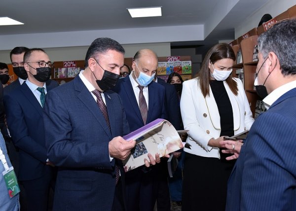 Sumqayıtda Zəfər bayramına həsr edilən “I Sumqayıt Kitab Sərgisi” keçirilib- FOTO