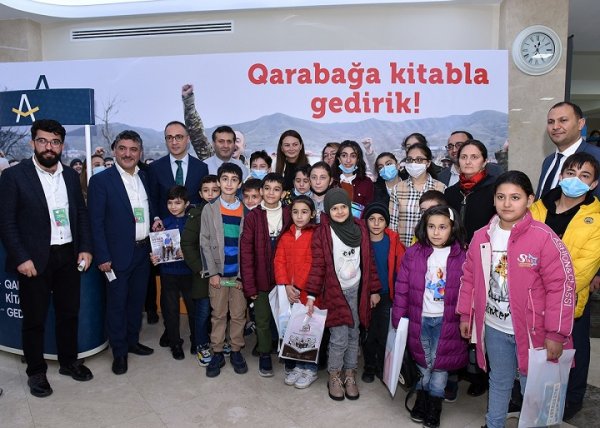 Sumqayıtda Zəfər bayramına həsr edilən “I Sumqayıt Kitab Sərgisi” keçirilib- FOTO