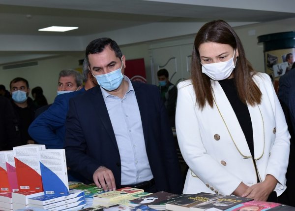 Sumqayıtda Zəfər bayramına həsr edilən “I Sumqayıt Kitab Sərgisi” keçirilib- FOTO