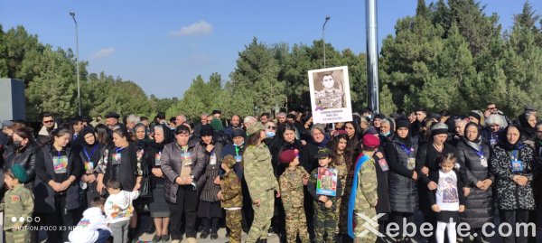 Sumqayıtda "Qalib əsgər" heykəlinin açılışı olub - FOTOLAR