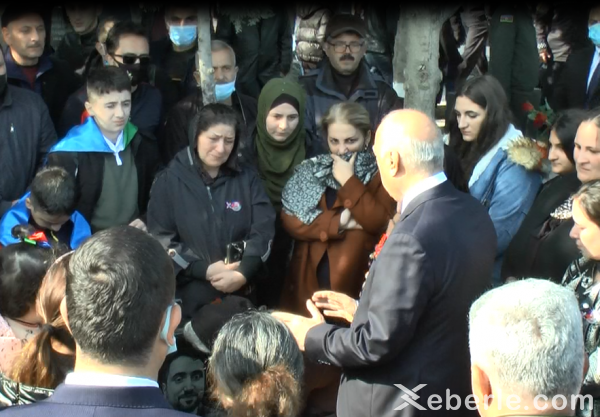 Sumqayıtda "Qalib əsgər" heykəlinin açılışı olub - FOTOLAR
