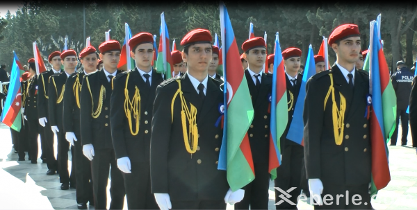 Sumqayıtda "Qalib əsgər" heykəlinin açılışı olub - FOTOLAR