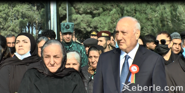 Sumqayıtda "Qalib əsgər" heykəlinin açılışı olub - FOTOLAR