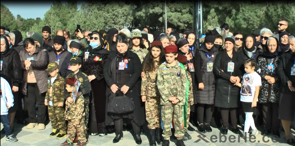 Sumqayıtda "Qalib əsgər" heykəlinin açılışı olub - FOTOLAR