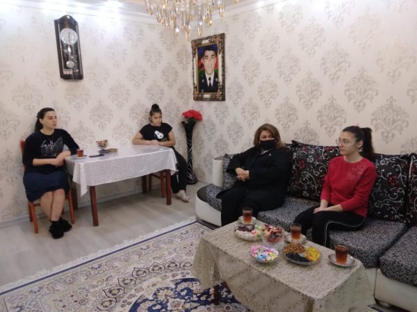 Hicran Hüseynova Sumqayıtda şəhid Ramil Ağayevin ailəsini ziyarət edib - FOTO