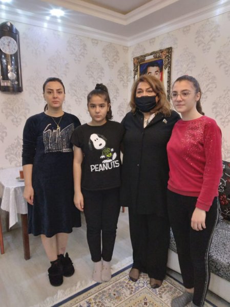Hicran Hüseynova Sumqayıtda şəhid Ramil Ağayevin ailəsini ziyarət edib - FOTO