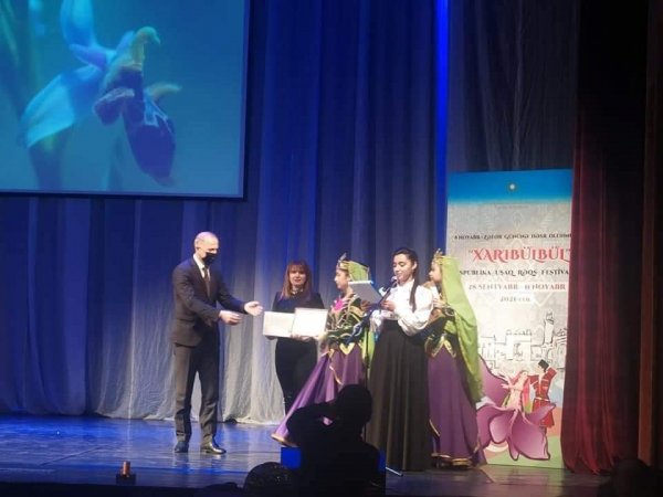 Sumqayıtlı rəqqaslar "Xarı bülbül" festivalında uğurla çıxış ediblər -FOTOLAR
