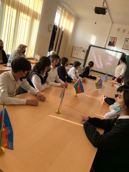 Sumqayıt məktəblərində  “İnsan alverinin qarşısının alınması” mövzusunda dəyirmi masa təşkil olunub - FOTOLAR