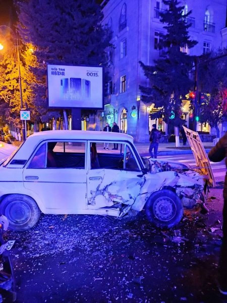 Sumqayıtda iki maşın toqquşdu - FOTO
