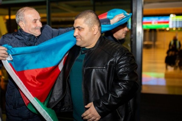 Daha 5 qazimiz sağalaraq Vətənə geri döndü - FOTOLAR