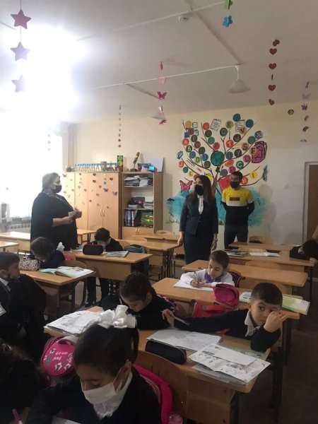 Sumqayıt Təhsil Şöbəsinin müdiri inkluziv siniflərdə dərsin gedişini izləyib -FOTO