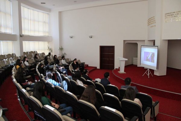 Sumqayıtda “Milli-mənəvi dəyərlərimiz gənclərin gözü ilə” mövzusunda tədbir keçirilib -FOTOLAR