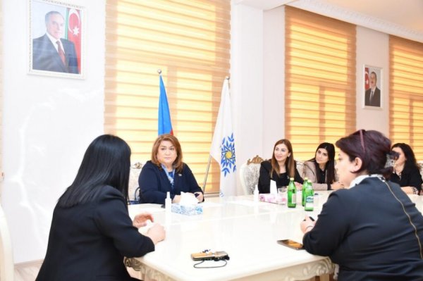 Hicran Hüseynova Sumqayıtda qadınlardan ibarət təşəbbüs qrupu ilə müzakirə apardı - FOTOLAR