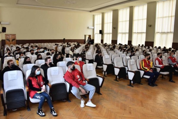 Sumqayıtda “Bərabərsizliyə son, AİDS son!” devizi altında maarifləndirici tədbir keçirilib - FOTOLAR