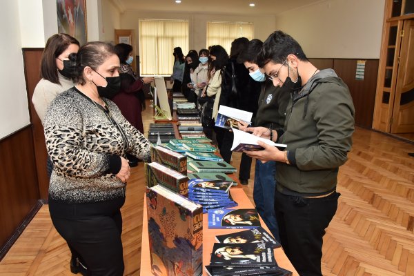 SDU-da “Nizami Gəncəvi ili” çərçivəsində kitab sərgisi təşkil olundu - FOTO