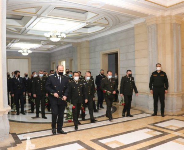 Hərbi Prokurorluqda Heydər Əliyevin vəfatının ildönümü ilə bağlı anım mərasimi keçirildi