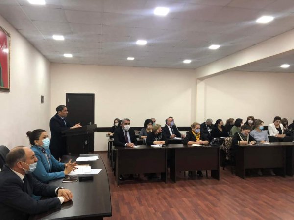 Sumqayıt şəhər Təhsil Şöbəsinin Şura iclası keçirilib: nəticələr müzakirə olunub - FOTOLAR
