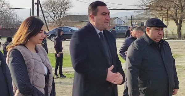 Deputat müraciət etdi, kənd uşaqlarına top və idman geyimləri verildi -FOTOLAR Deputat müraciət etdi, kənd uşaqlarına top və idman geyimləri verildi -FOTOLAR