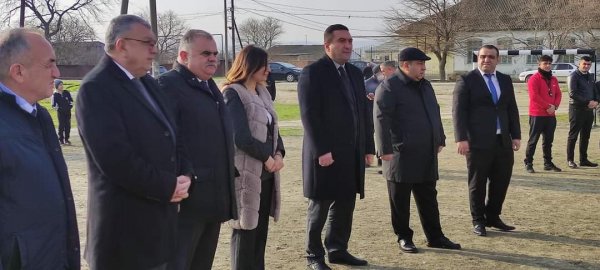 Deputat müraciət etdi, kənd uşaqlarına top və idman geyimləri verildi -FOTOLAR Deputat müraciət etdi, kənd uşaqlarına top və idman geyimləri verildi -FOTOLAR