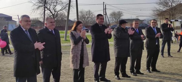 Deputat müraciət etdi, kənd uşaqlarına top və idman geyimləri verildi -FOTOLAR Deputat müraciət etdi, kənd uşaqlarına top və idman geyimləri verildi -FOTOLAR