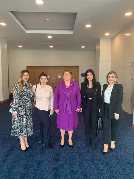 Hicran Hüseynova Qadın Hüquqşünasların Birinci Forumunda iştirak edib -FOTO