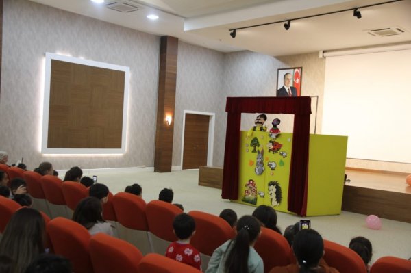 Xızı rayon Heydər Əliyev Mərkəzində tamaşa nümayiş edilib - FOTO