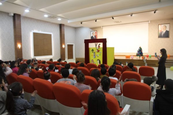 Xızı rayon Heydər Əliyev Mərkəzində tamaşa nümayiş edilib - FOTO