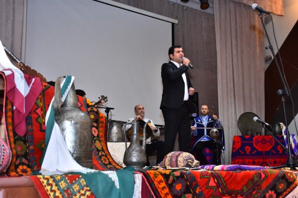 Sumqayıtda N.Nərimanov adına Mədəniyyət Mərkəzində Aşıq Ələsgərin yubileyi münasibəti ilə tədbir keçirilib - FOTOLAR