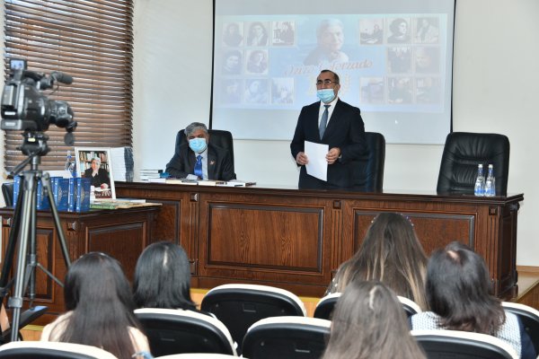 Sumqayıtda xalq yazıçısı Əzizə Cəfərzadənin 100 illik yubileyi qeyd edilib - FOTO