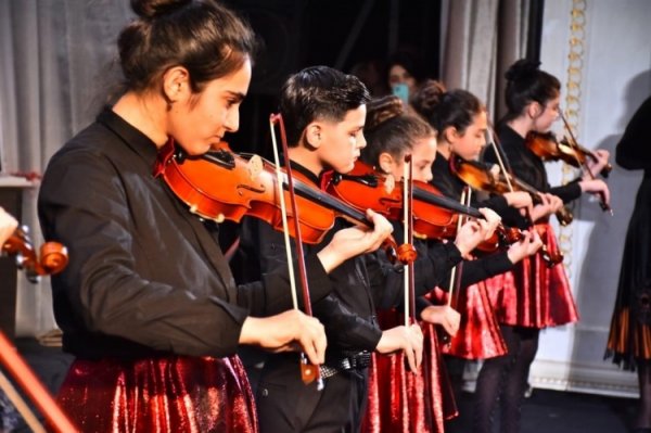 Sumqayıtda Bülbül adına uşaq incəsənət məktəbinin 50 illik yubileyi qeyd olunub -FOTOLAR