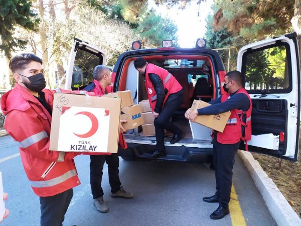 “Qızıl Aypara”  Sumqayıt Uşaq xəstəxanasına yardım edib -FOTOLAR