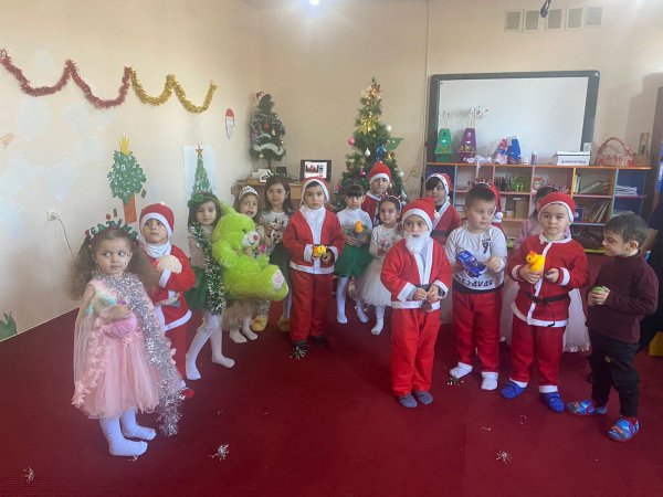 Sumqayıtda “Oyuncağını bağışla” adlı sosial aksiya çərçivəsində uşaqlara oyuncaqlar paylanılıb - FOTOLAR