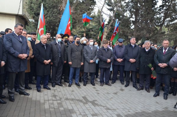Sumqayıtda şəhid Balakişi Hüseynovun  xatirə barelyefinin açılışı olub - FOTOLAR
