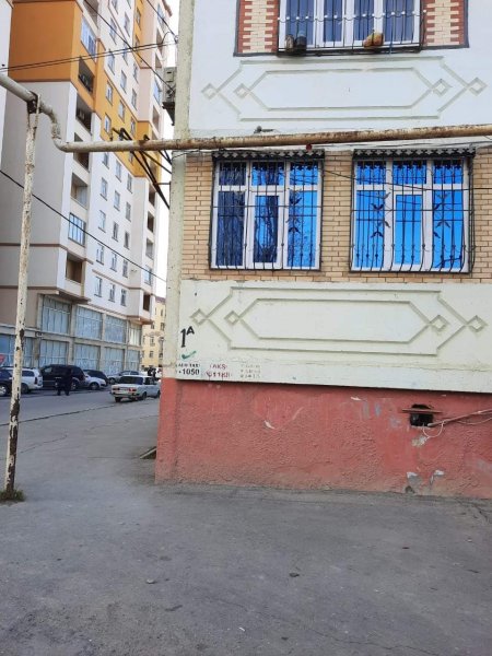 Sumqayıtda yaşayış binalarının kanalizasiya quyuları təmizlənir -FOTOLAR