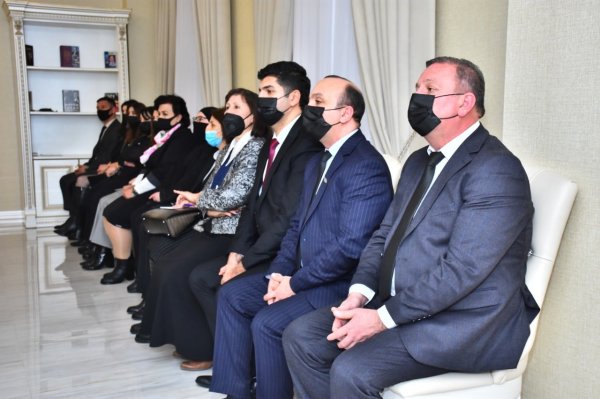 Sumqayıt Regional Mədəniyyət İdarəsində ilin yekunları ilə bağlı müşavirə keçirilib - FOTOLAR