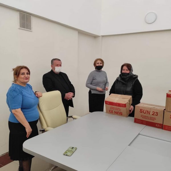Sumqayıt Sukanal İdarəsinin rəhbərliyi aztəminatlı işçilərinə bayram sovqatı payladı -FOTOLAR