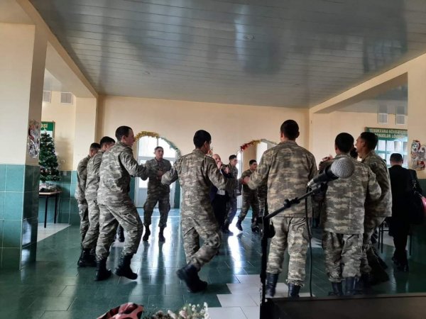 Sumqayıtın musiqi kollektivindən "Bayramınız mübarək" -FOTOLAR