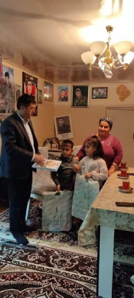 Xızı rayon nümayəndəliynin əməkdaşları bayram günlərində şəhid ailələrini ziyarət ediblər - FOTOLAR