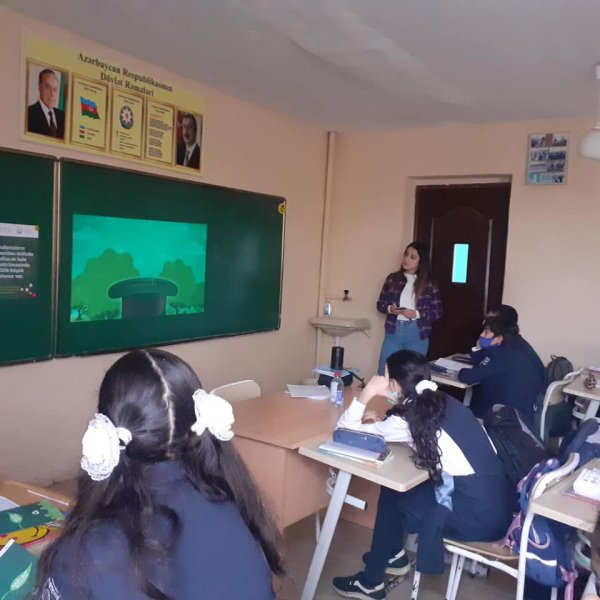 Sumqayıtda şagirdlərə ekoloji problemlər və yenidən emalla bağlı biliklər verilib - FOTOLAR